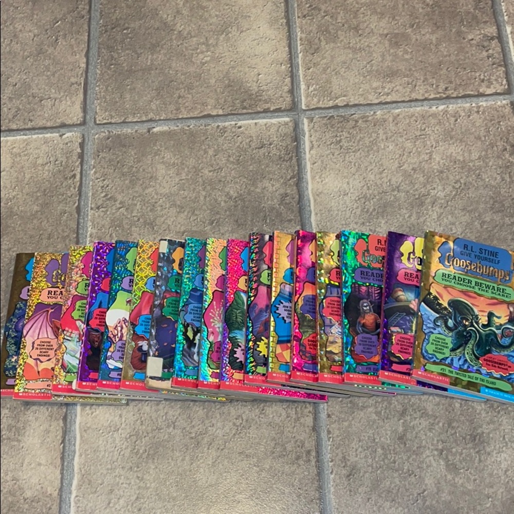 R.L. Stine Give Yourself Goosebumps 17 Books